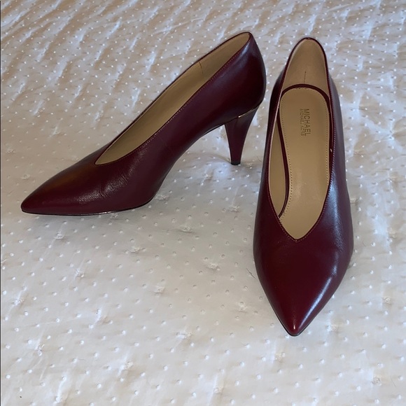 Michael Kors Lizzy Mid-Pump Oxblood Leather - Picture 1 of 8